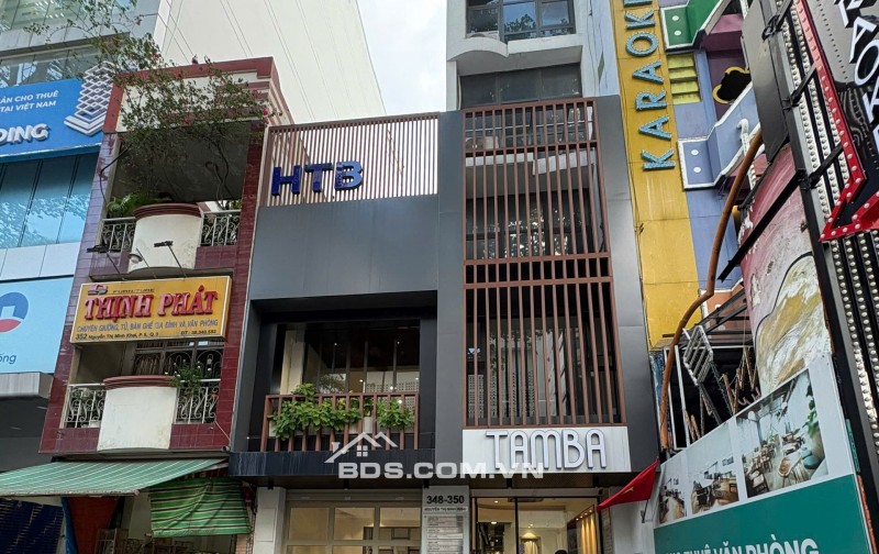 Cho thuê mặt bằng 8m mặt tiền Nguyễn Thị Minh Khai giá chỉ 65tr/tháng